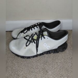 On Running Men Size 11 White and Black Sneakers